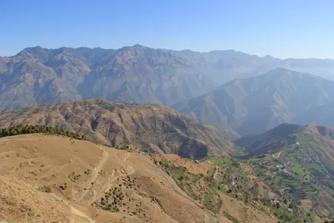 Siramur Mountain Scene 3